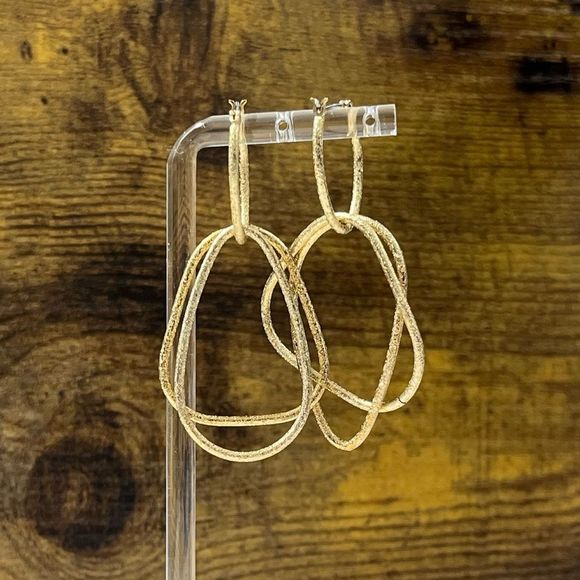 Long Goldtone Link Necklace w/ Earrings - Picture 3 of 13